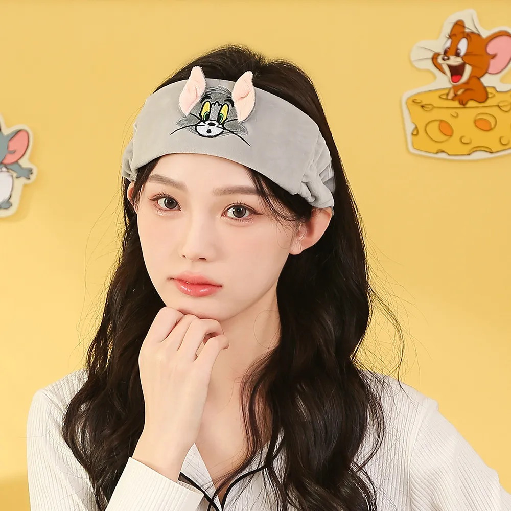 Embroidered Cartoon Plush Spa Headband for Women – Cute Fluffy Hair Band for Face Washing, Face Mask, and Makeup, Sweet Girly Headwear with Bow, Non-Slip Soft Hair Hoop for Daily Skincare and Beauty Routine